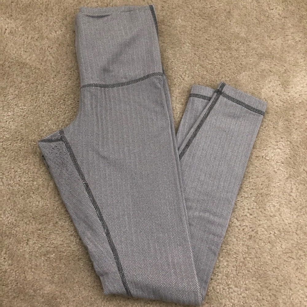 Lululemon Wunder Under Tights (Discontinued Print)